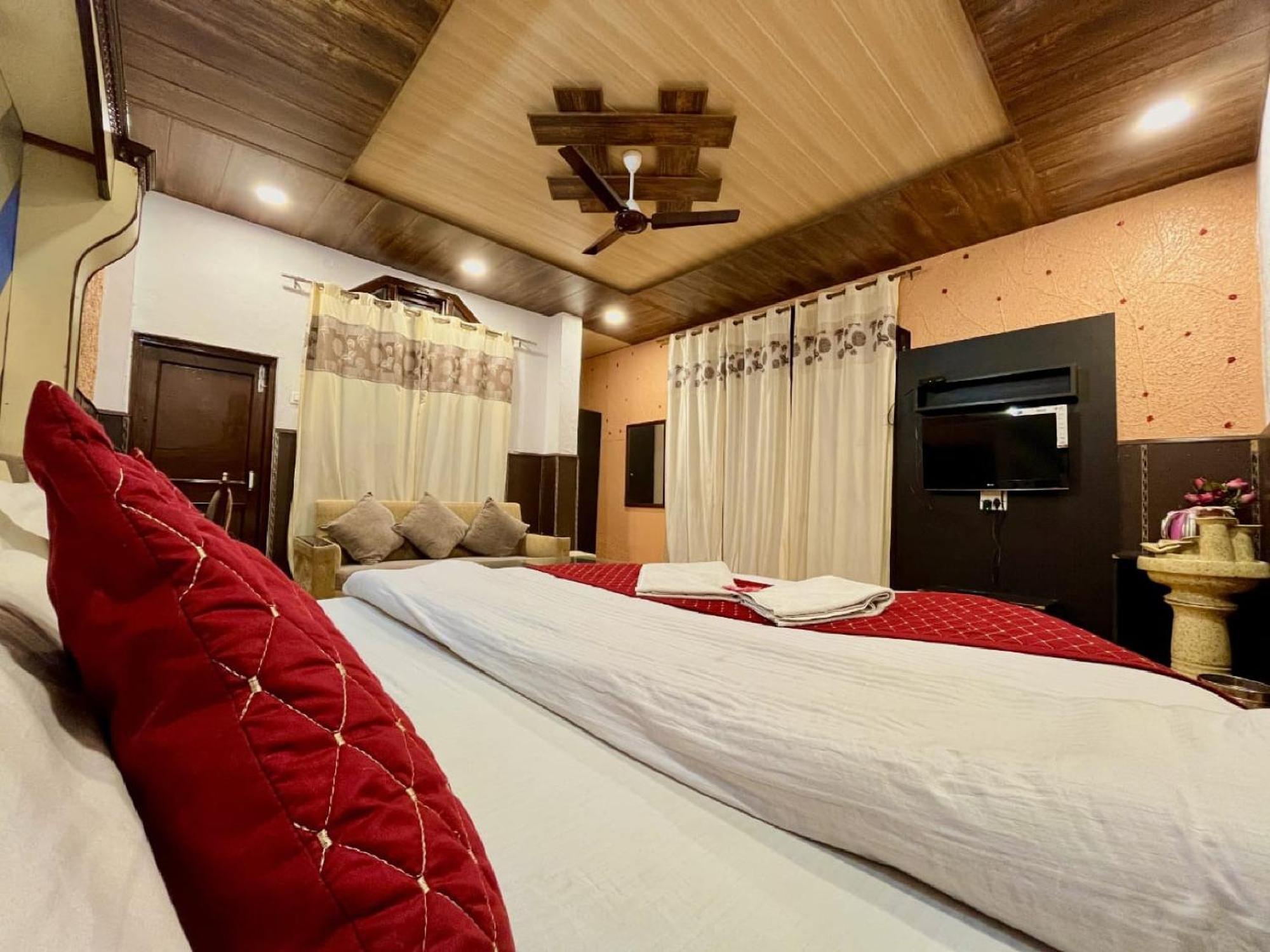 Sparkle Star Resort Khajjiar Exterior foto